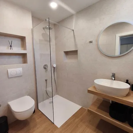 Bombonin Appartement Makarska